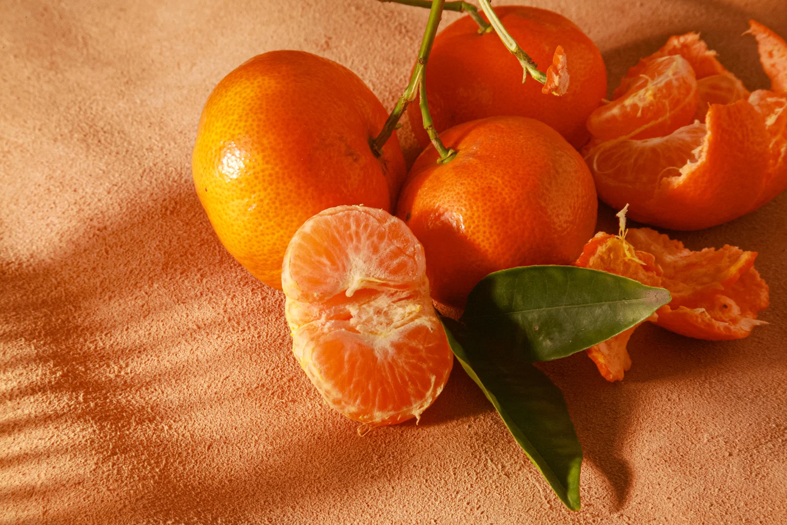 Sweeten Their Day: Tangerine Express Gift Boxes & Custom Citrus Arrangements.